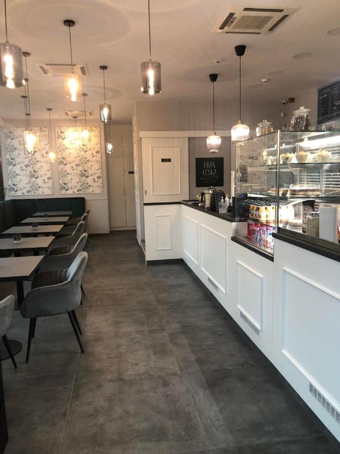 Mox Downtown Apartman Дебрецен Екстериор снимка