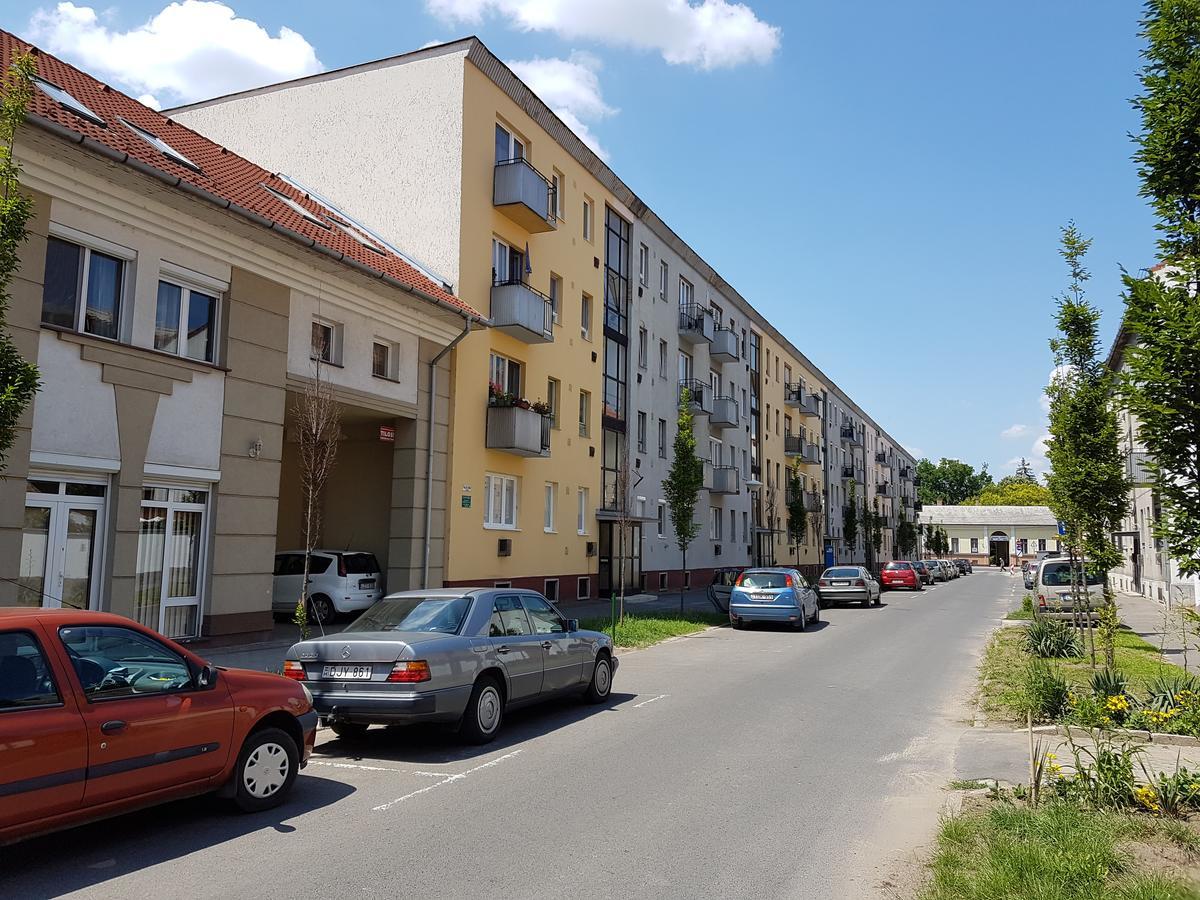 Mox Downtown Apartman Дебрецен Екстериор снимка